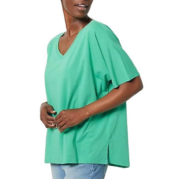 girl with curves Tops - Girl With Curves V-Neck Knit Boyfriend Tee X LARGE (2001)